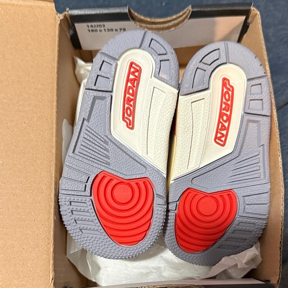 Jordan Retro 3 - Picture 3 of 4